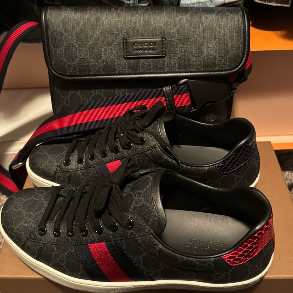 Authentic Gucci sneakers with crossbody belt bag - Picture 1 of 3
